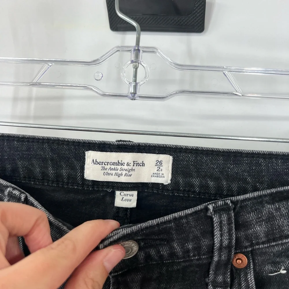 Abercrombie & Fitch Curve Love The Ankle Straight Jeans Ultra High Rise Black